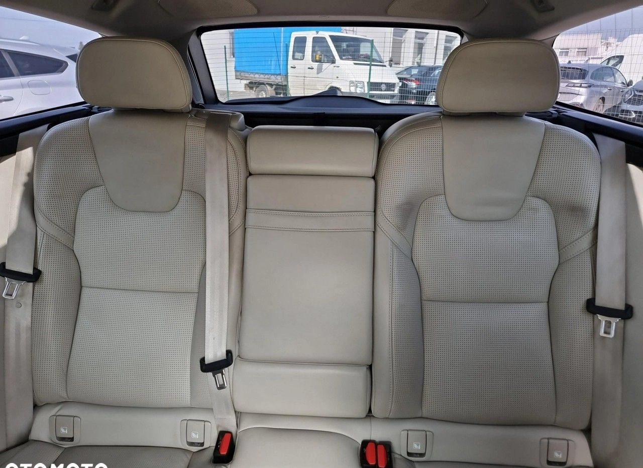 Volvo V90 cena 149000 przebieg: 106117, rok produkcji 2019 z Sieraków małe 379